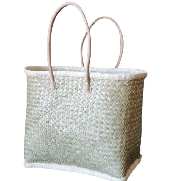 Large Hand crafted Raffia,straws beach basket tote with brown handle - Picture 3 of 6
